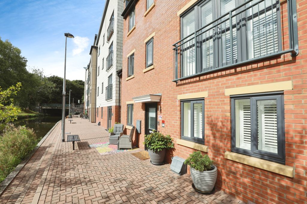Additional image 3 of 4 bed town house for saleQuay Side, Stoke-On-Trent ST1
