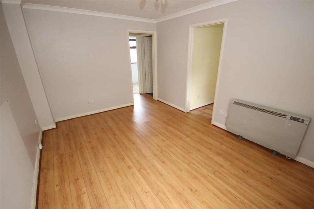 Additional image 3 of 2 bed flat for saleHill Rise, Chippenham SN15