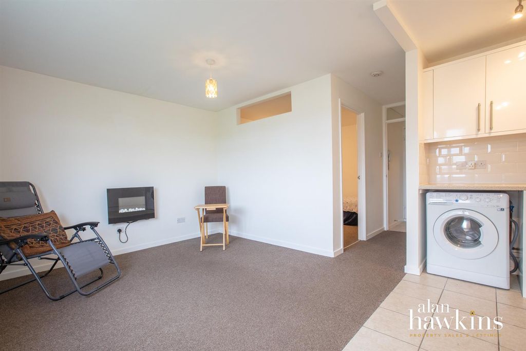 Additional image 5 of 1 bed flat for saleMarlborough Court, Royal Wootton Bassett SN4