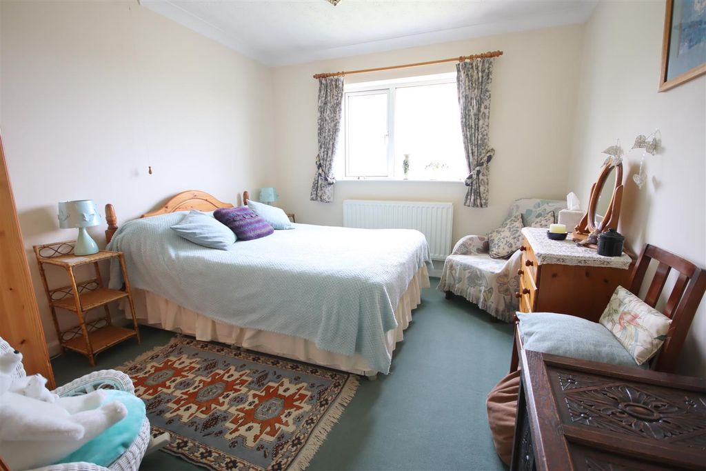 Additional image 10 of 5 bed semi-detached house for saleHardens Close, Chippenham SN15
