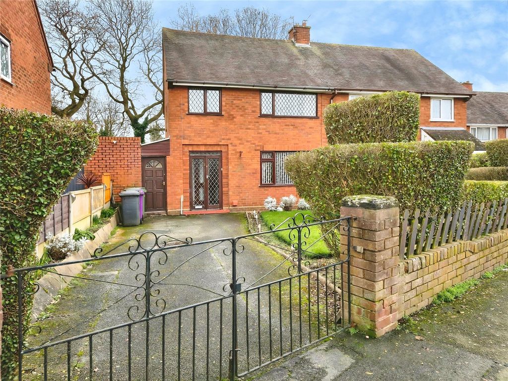 3 bed semi-detached house for saleSimmons Road, Wolverhampton, West Midlands WV11