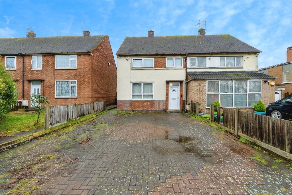 3 bed semi-detached house for saleNew Parks Boulevard, Leicester LE3
