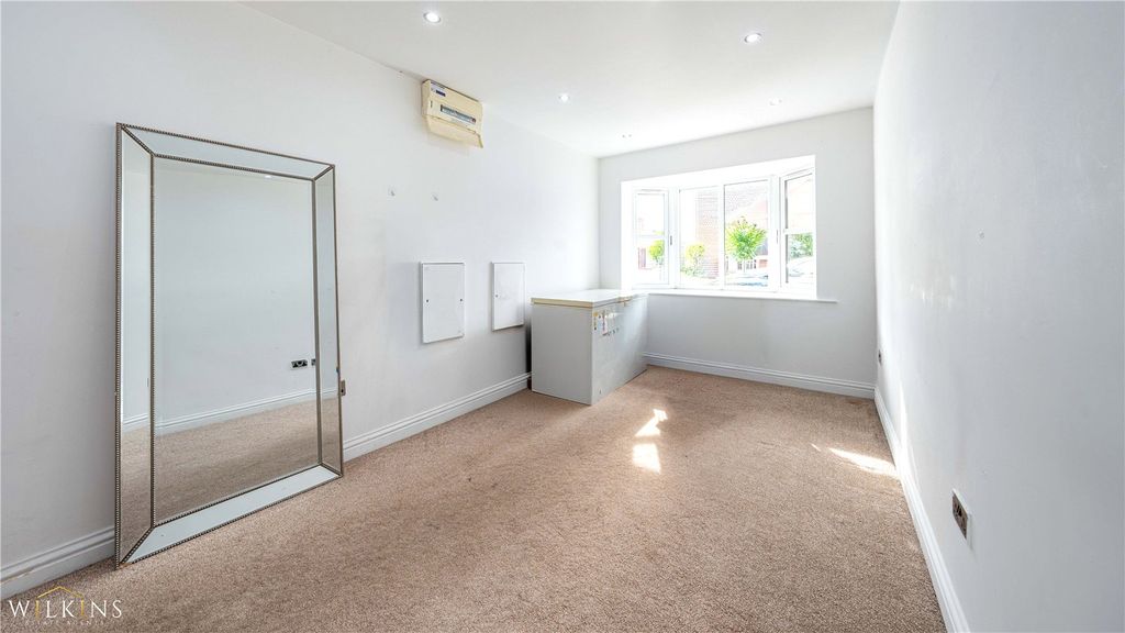 Additional image 13 of 4 bed semi-detached house for saleSuffolk Way, Tamworth, Staffordshire B78