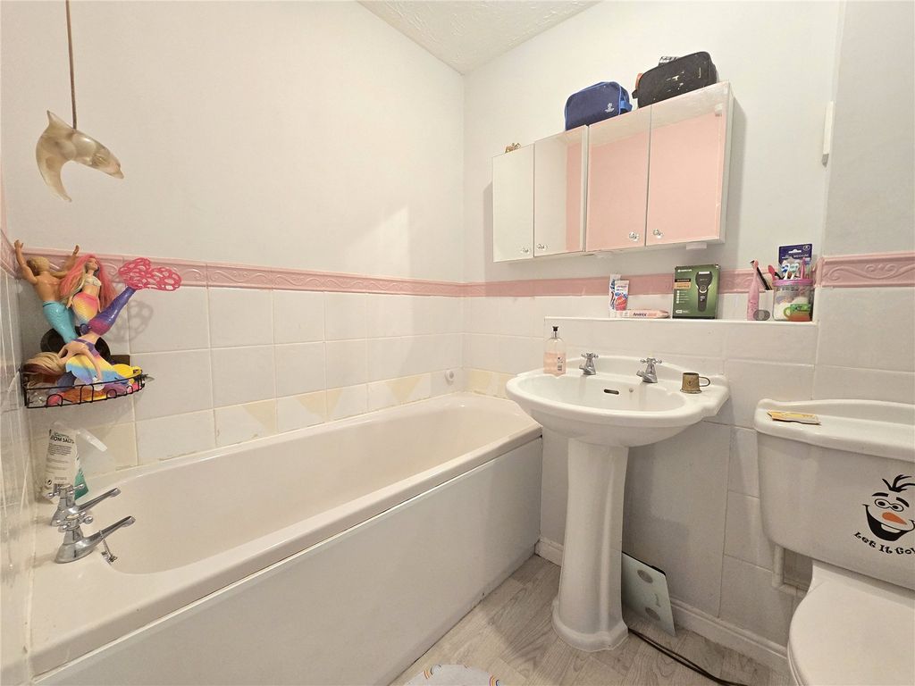 Additional image 12 of 3 bed semi-detached house for saleGlendale Court, Wilnecote, Tamworth, Staffordshire B77