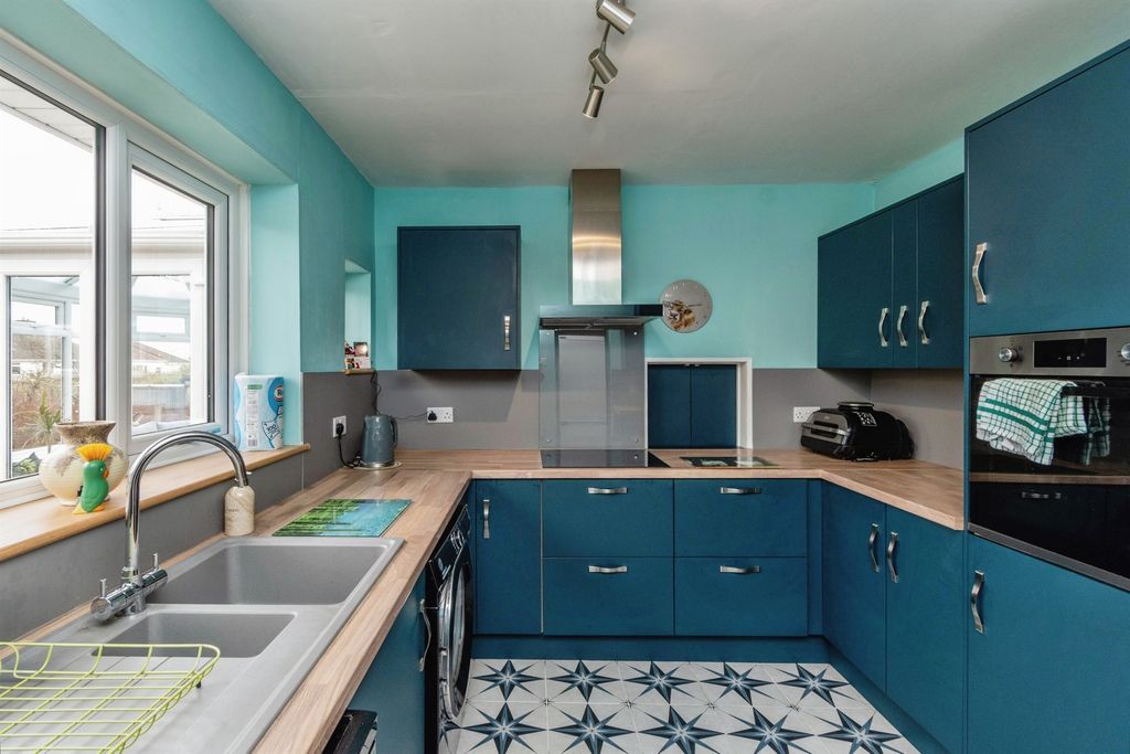 Additional image 2 of 3 bed detached bungalow for saleMount Avenue, Hednesford, Cannock WS12