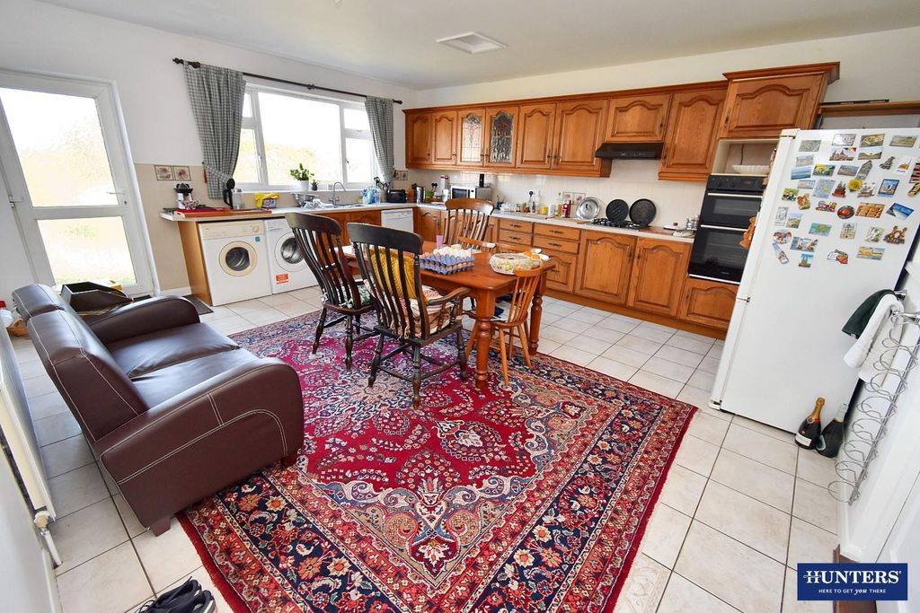 Additional image 13 of 4 bed detached house for saleStoughton Avenue, Leicester LE2