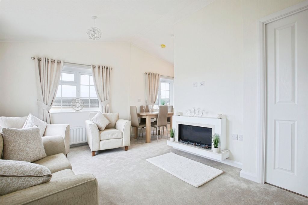 Additional image 6 of 2 bed mobile/park home for saleHolders Road, Amesbury, Salisbury SP4