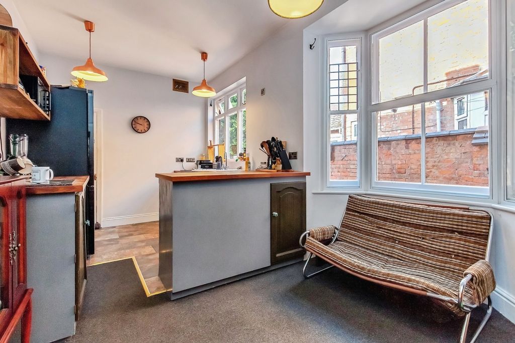 Additional image 8 of 4 bed town house for saleBeaconsfield Road, Leicester, Leicestershire LE3