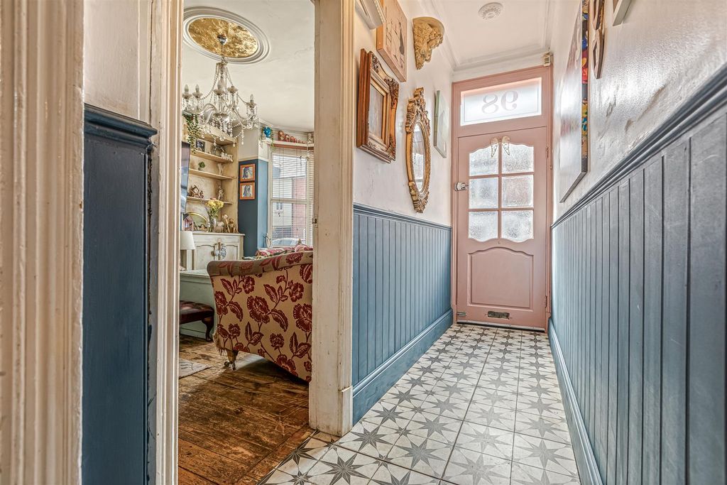 3 bed terraced house for saleKnighton Fields Road West, Leicester LE2 photo 5