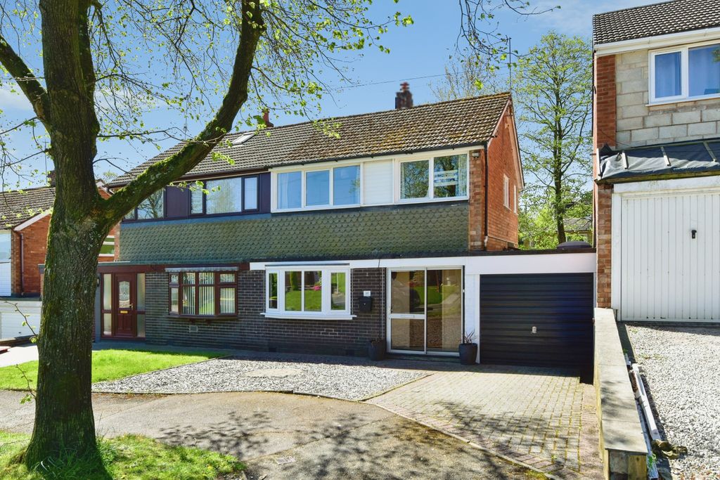 3 bed semi-detached house for saleGreenfield Road, Stoke-On-Trent ST9