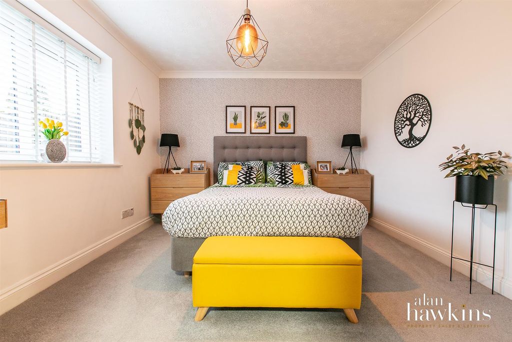 Additional image 16 of 4 bed detached bungalow for saleHales Close, Lyneham SN15