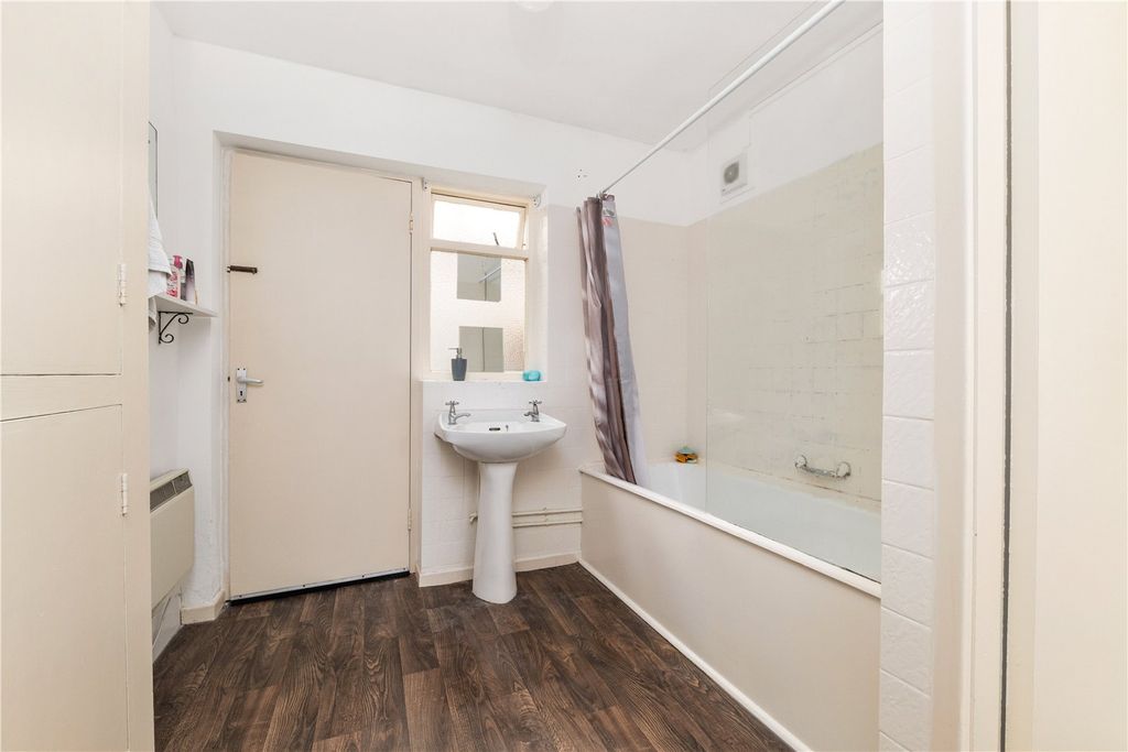Additional image 26 of 4 bed semi-detached house for saleKnighton Park Road, Stoneygate, Leicester LE2