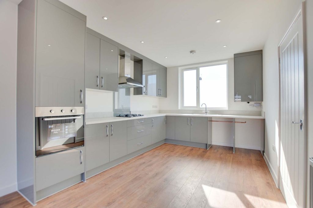 Additional image 5 of 3 bed terraced house for saleGipsy Lane, Leicester LE4