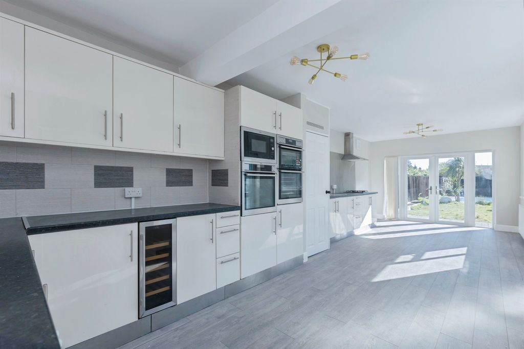 Additional image 3 of 4 bed semi-detached house for saleLoughborough Road, Birstall, Leicester LE4