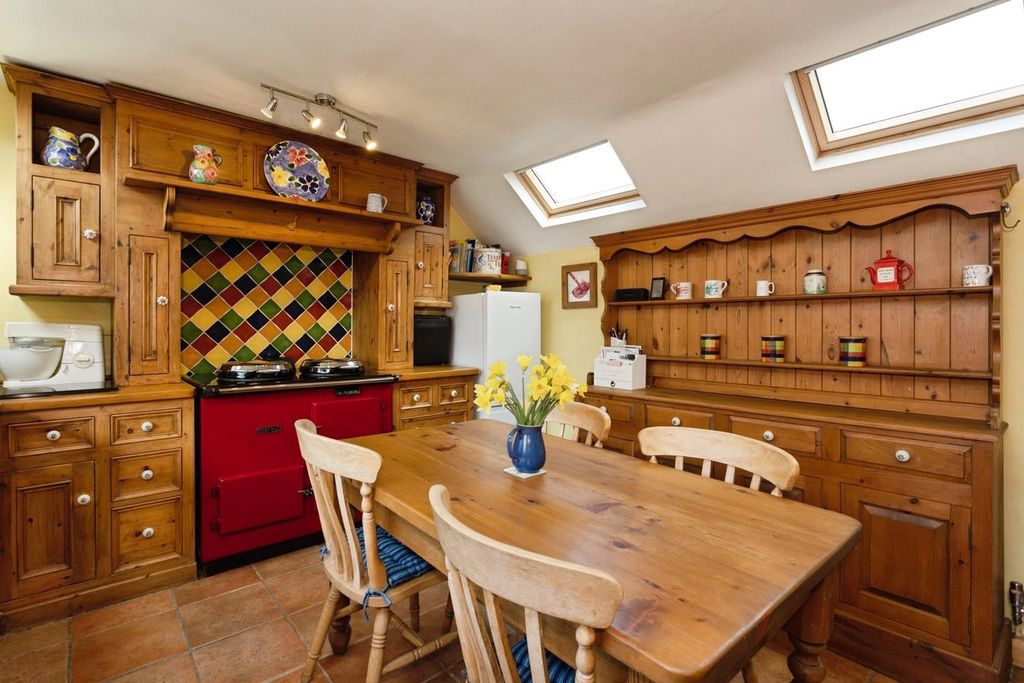 Additional image 2 of 4 bed detached house for saleHigh Street, Waltham On The Wolds, Melton Mowbray LE14