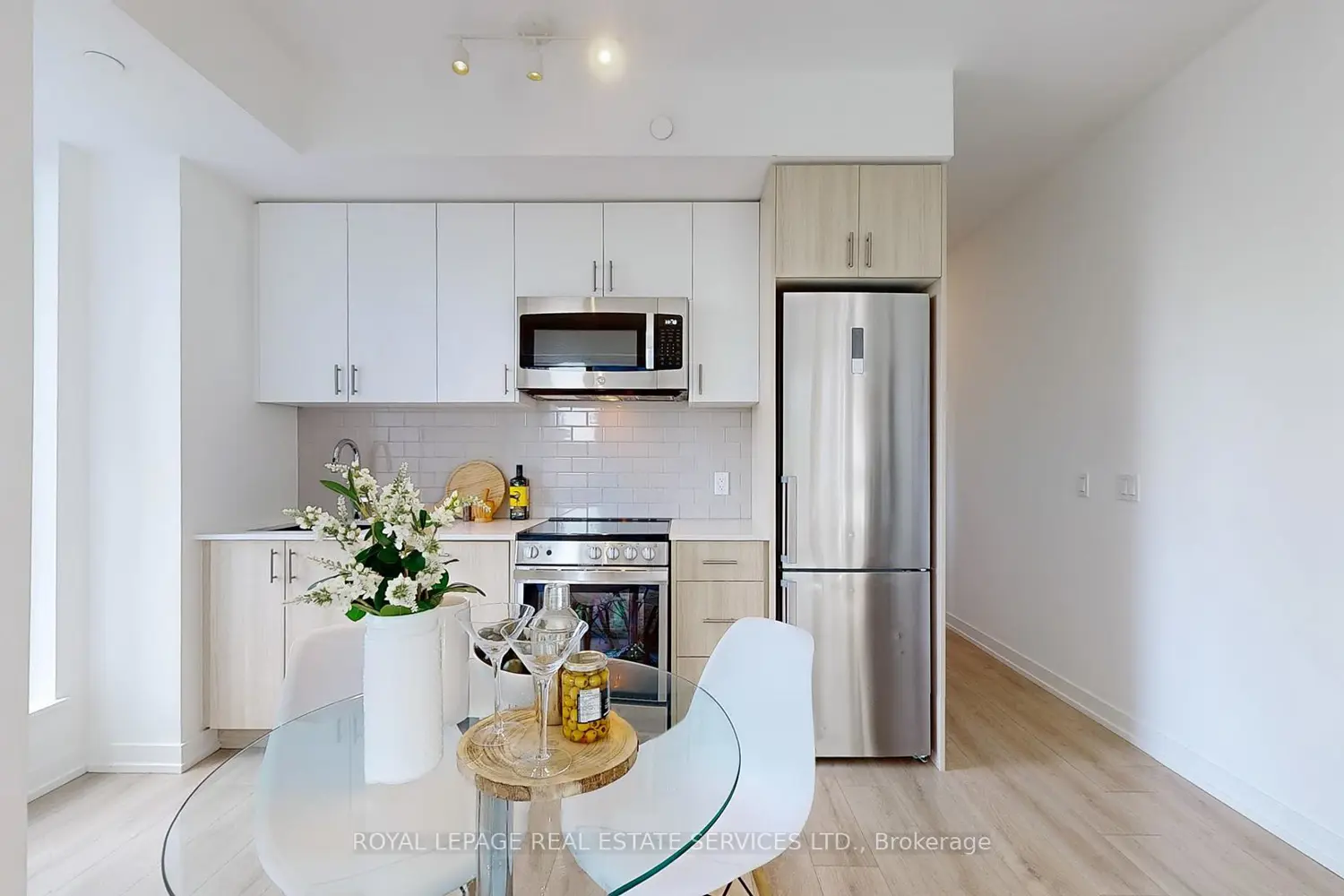 Additional image 6 of 1195 The Queensway 213