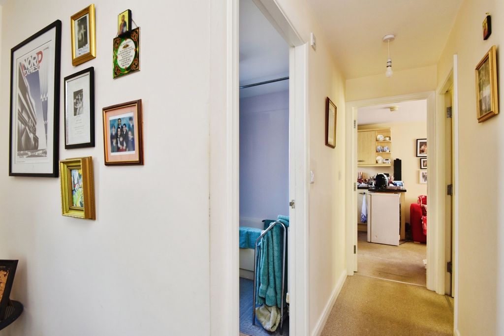 Additional image 5 of 2 bed flat for saleJames Street, Stoke-On-Trent, Staffordshire ST4