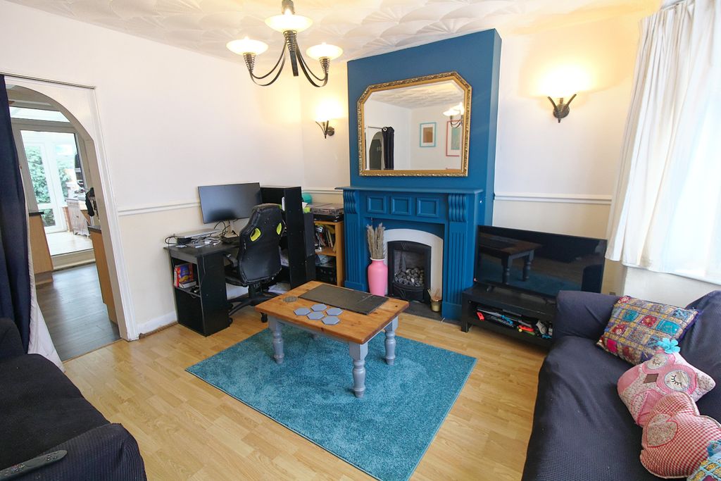 Additional image 2 of 3 bed semi-detached house for saleHenley Crescent, Braunstone Town, Leicester LE3