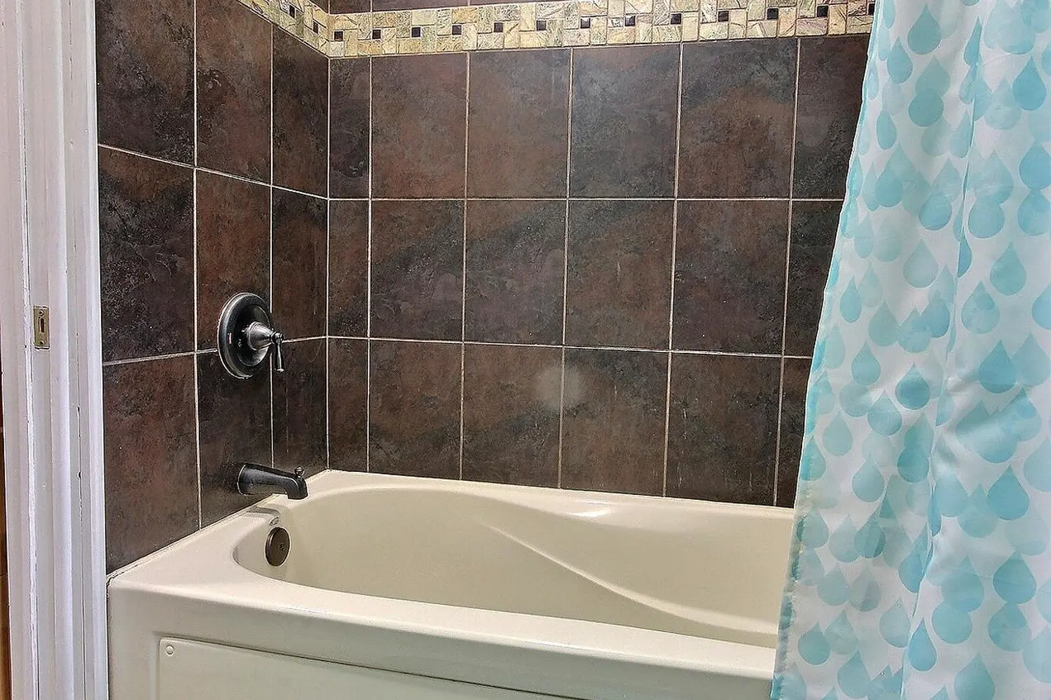 1082 Green Lake Road photo 4