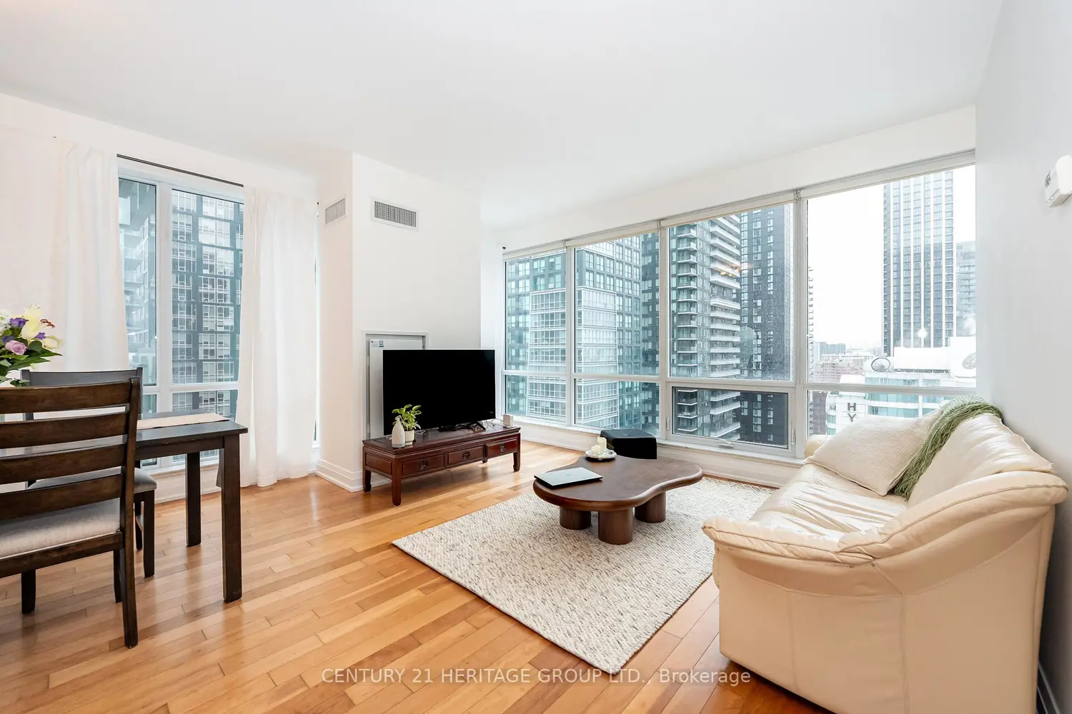 Additional image 6 of 80 John Street 2303