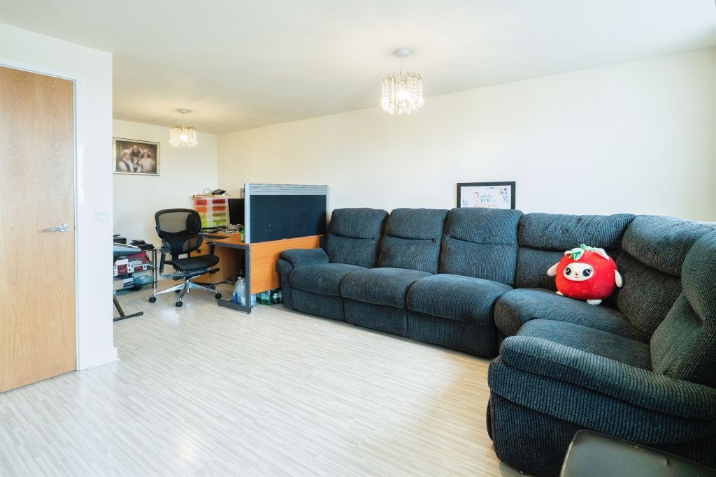 Additional image 3 of 5 bed terraced house for saleHarleston Close, Leicester LE5