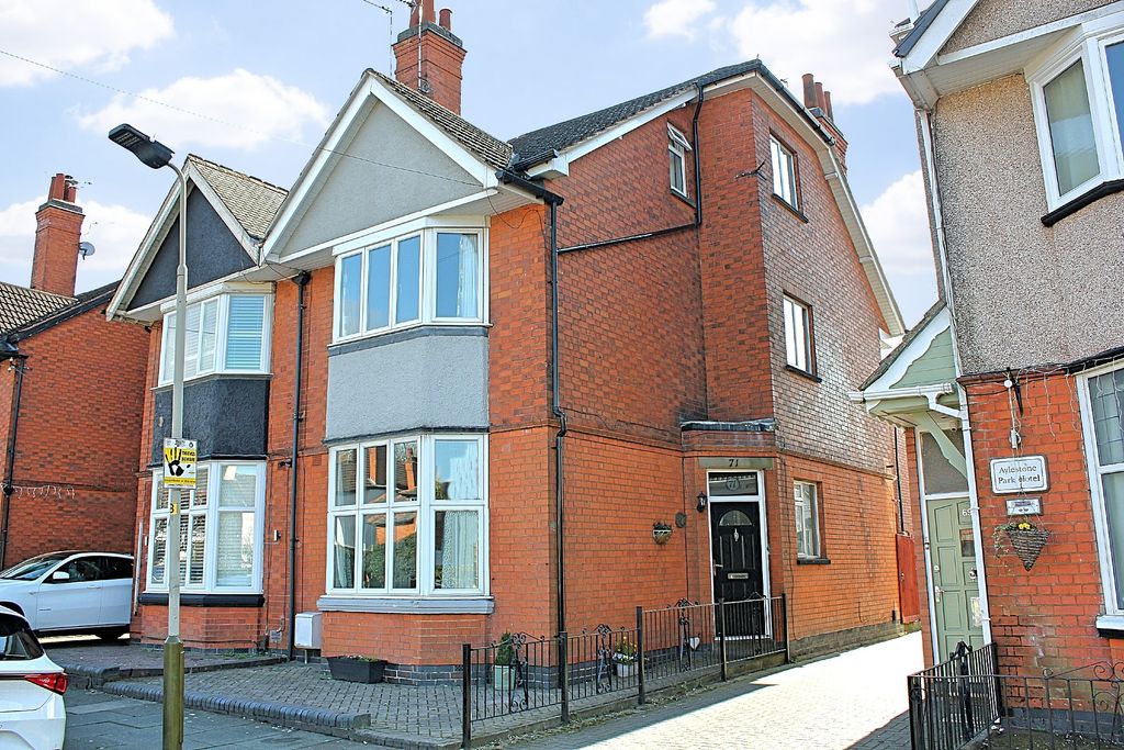 5 bed semi-detached house for saleBelvoir Drive, Aylestone, Leicester LE2