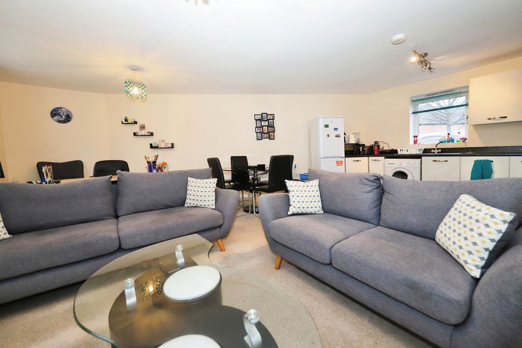 Additional image 5 of 2 bed flat for saleAkron Drive, Wolverhampton, West Midlands WV10