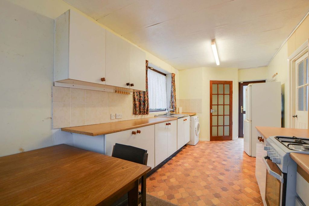 Additional image 10 of 3 bed semi-detached house for saleGodwin Avenue, Wigston, Leicester LE18