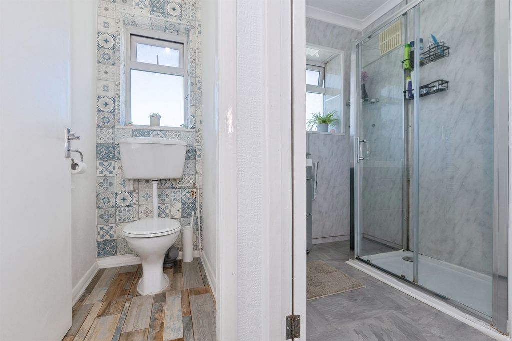 Additional image 9 of 3 bed semi-detached house for saleFrinton Avenue, Leicester LE5