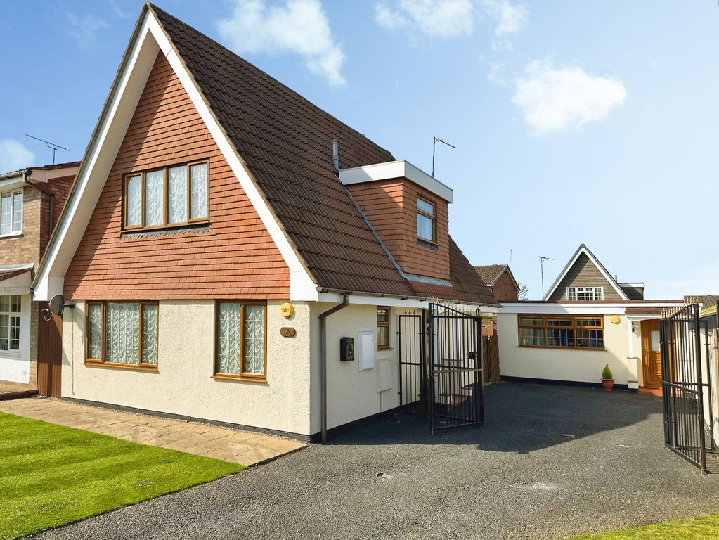 Additional image 3 of 4 bed detached house for saleRichmond Drive, Perton, Perton, Wolverhampton WV6