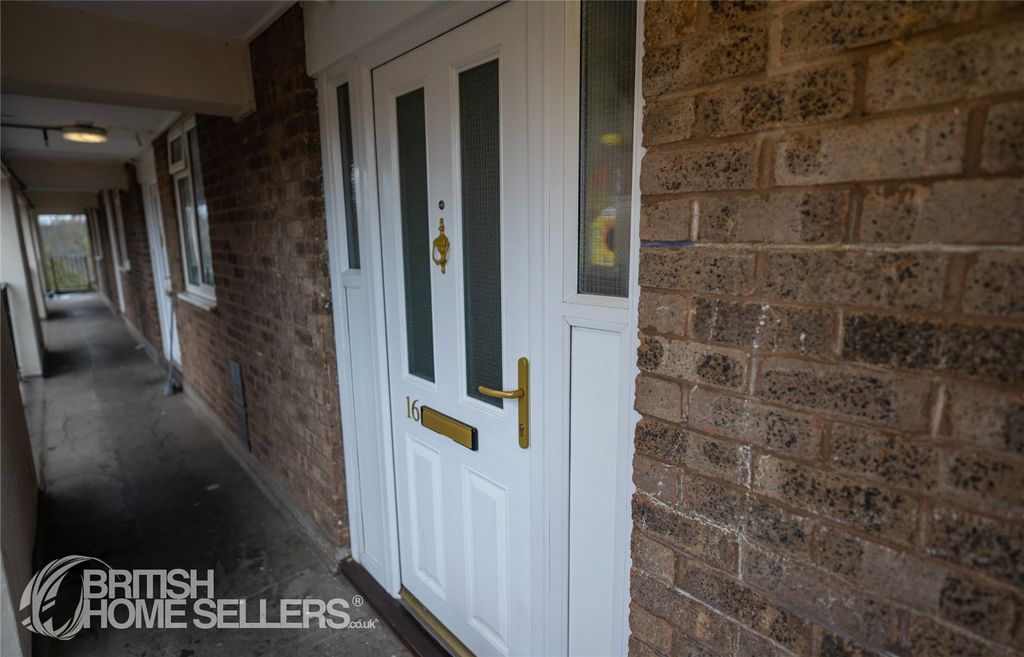 Additional image 2 of 3 bed flat for salePluto Close, Leicester, Leicestershire LE2