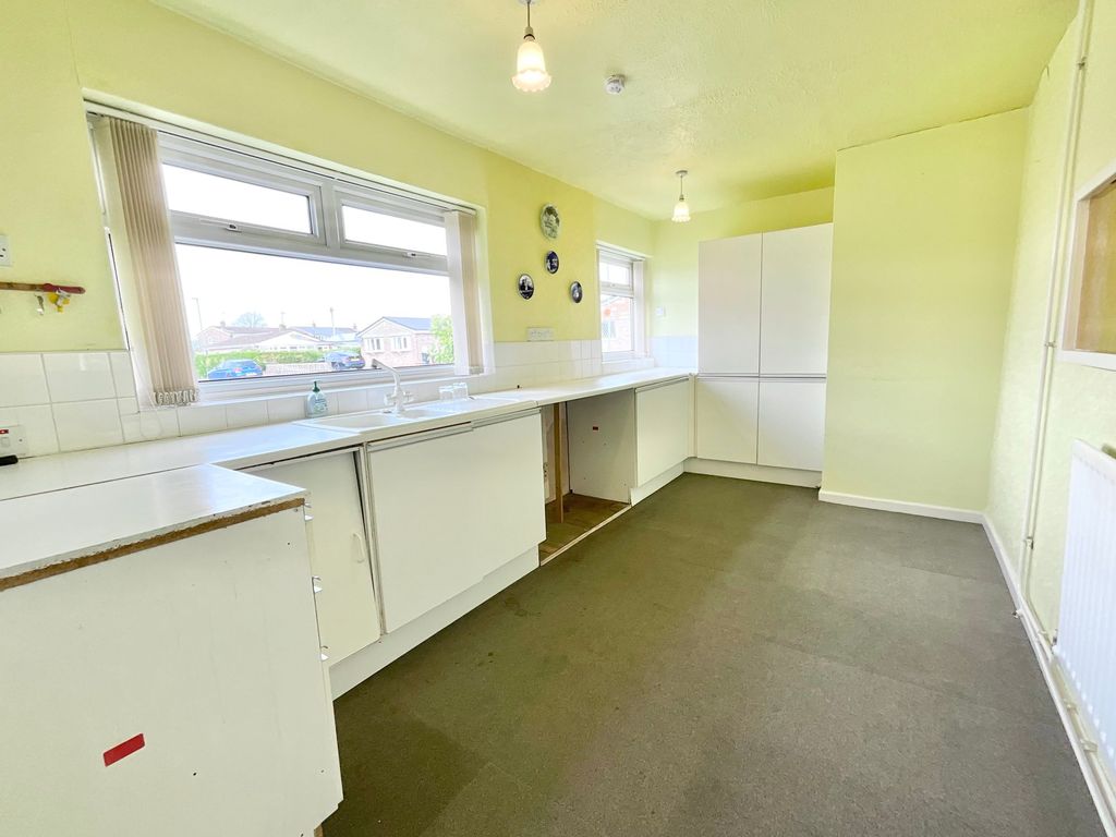 2 bed detached house for saleCroxden Close, Cheadle ST10 photo 3