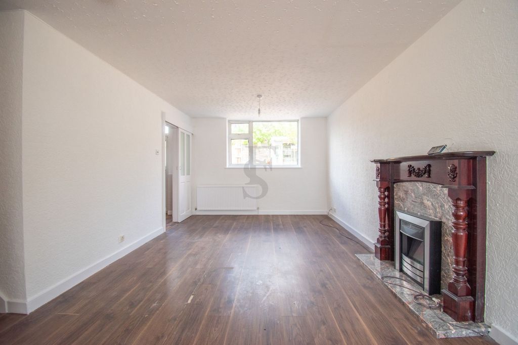 Additional image 2 of 3 bed semi-detached house for saleNevanthon Road, Leicester LE3