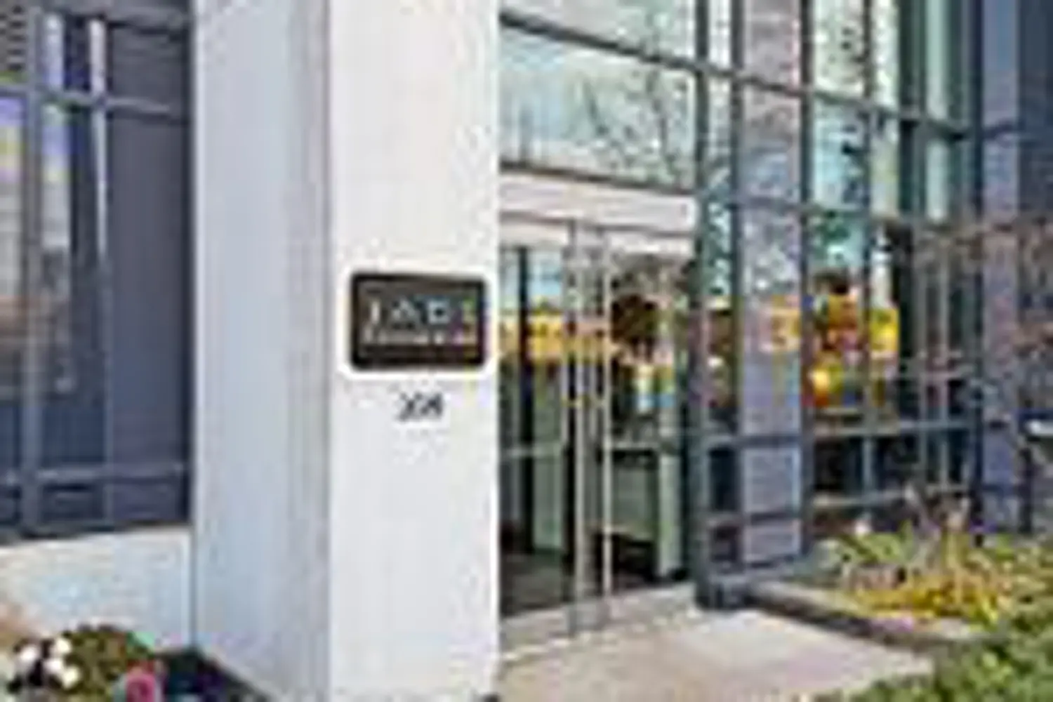 399 Spring Garden Avenue 617