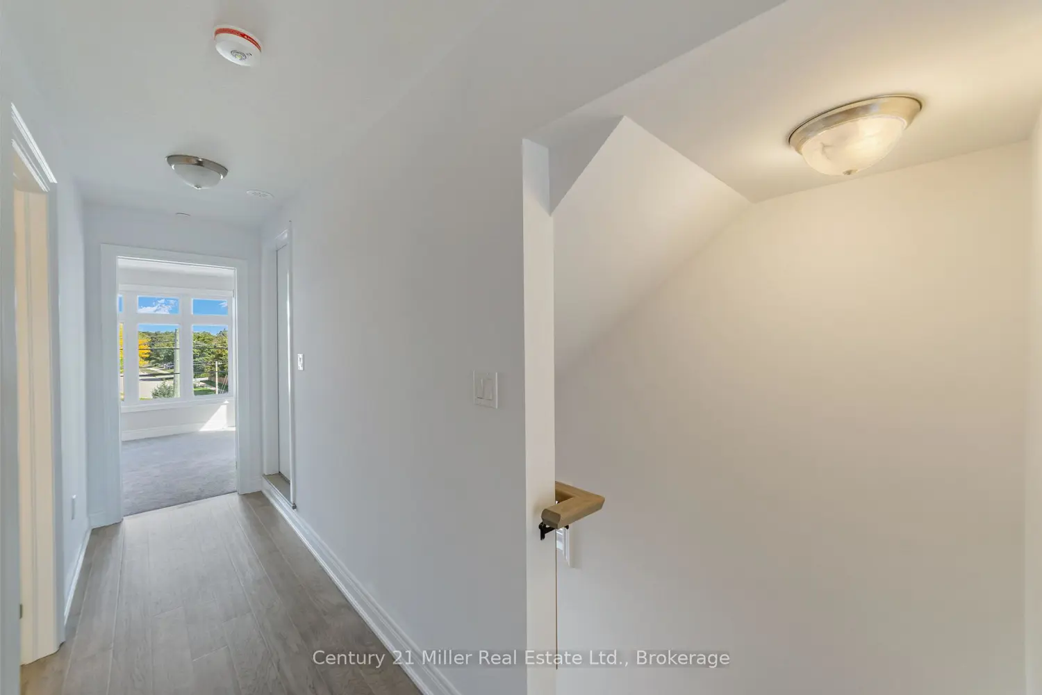 Additional image 8 of 2140 Trafalgar Road 43