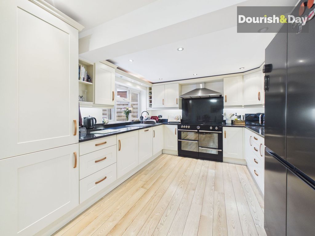 Additional image 5 of 5 bed detached house for saleMendip Avenue, Stafford ST17