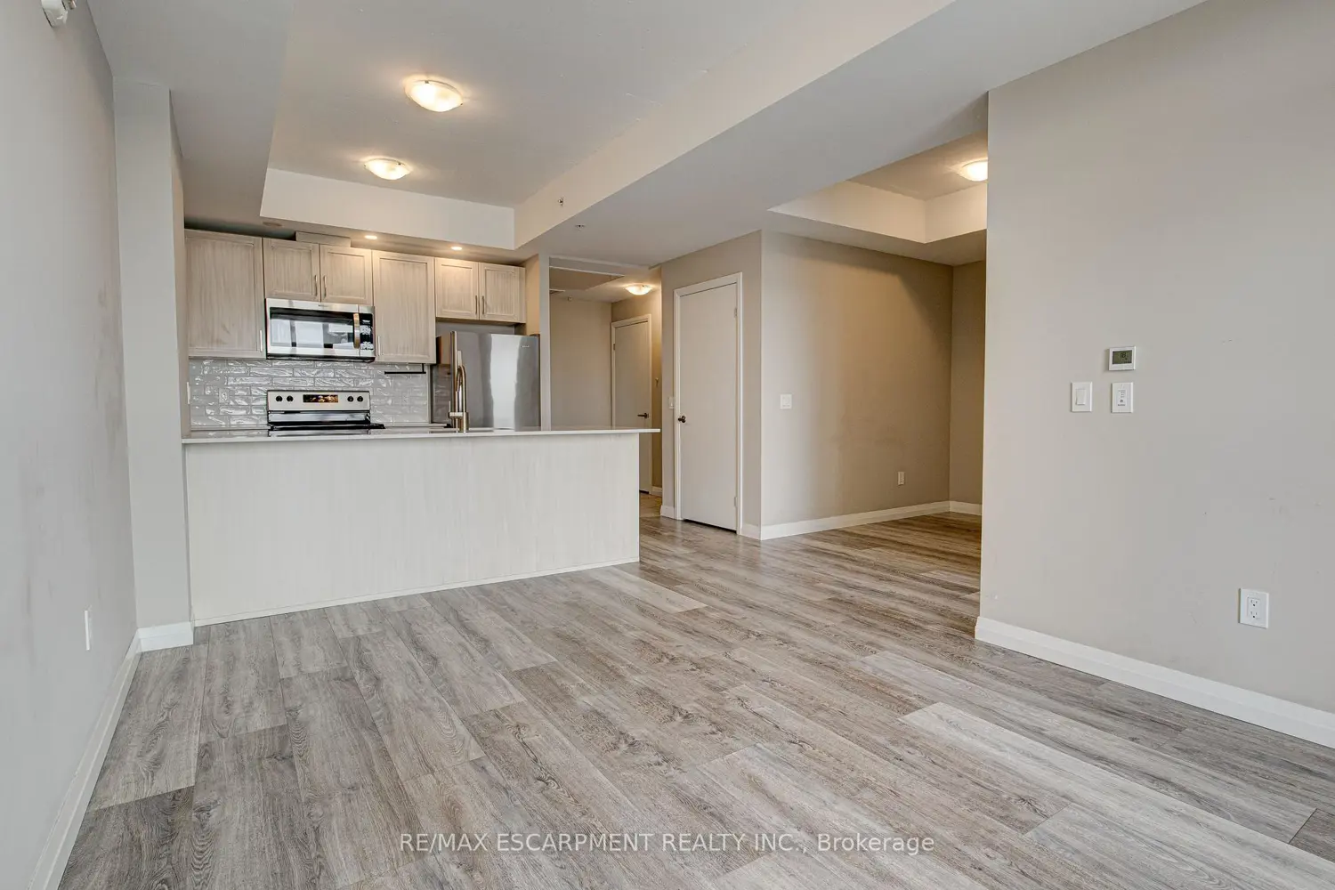 Additional image 8 of 108 Garment Street 1007