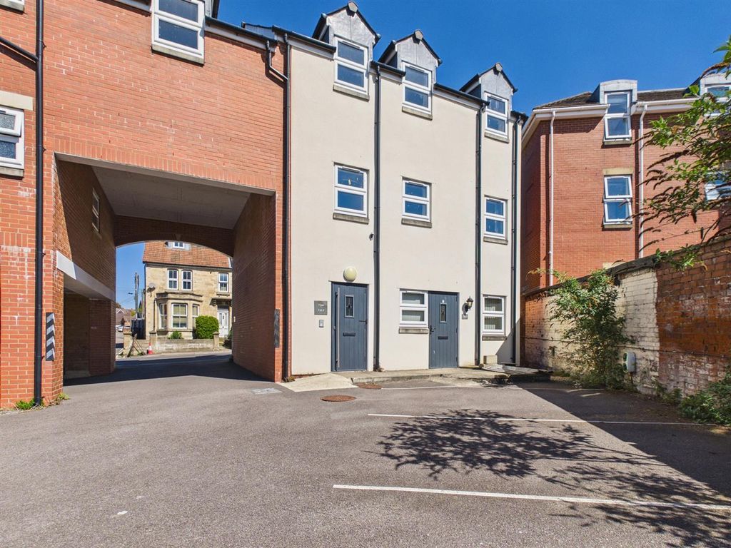 Additional image 2 of 2 bed flat for sale27A Park Lane, Chippenham SN15