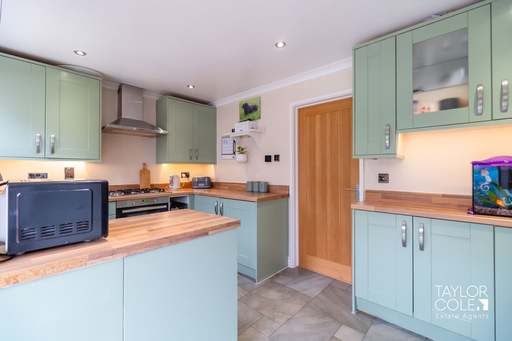 Additional image 7 of 4 bed semi-detached house for saleSwallowfield, Tamworth B79