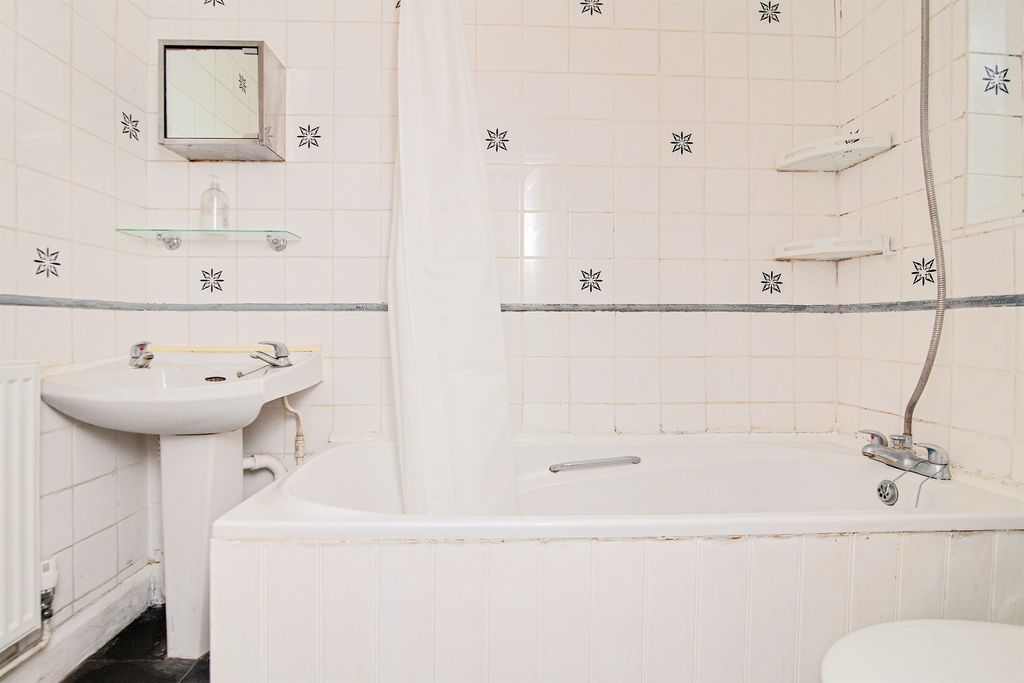 Additional image 13 of 3 bed terraced house for saleDrift Avenue, Stamford PE9