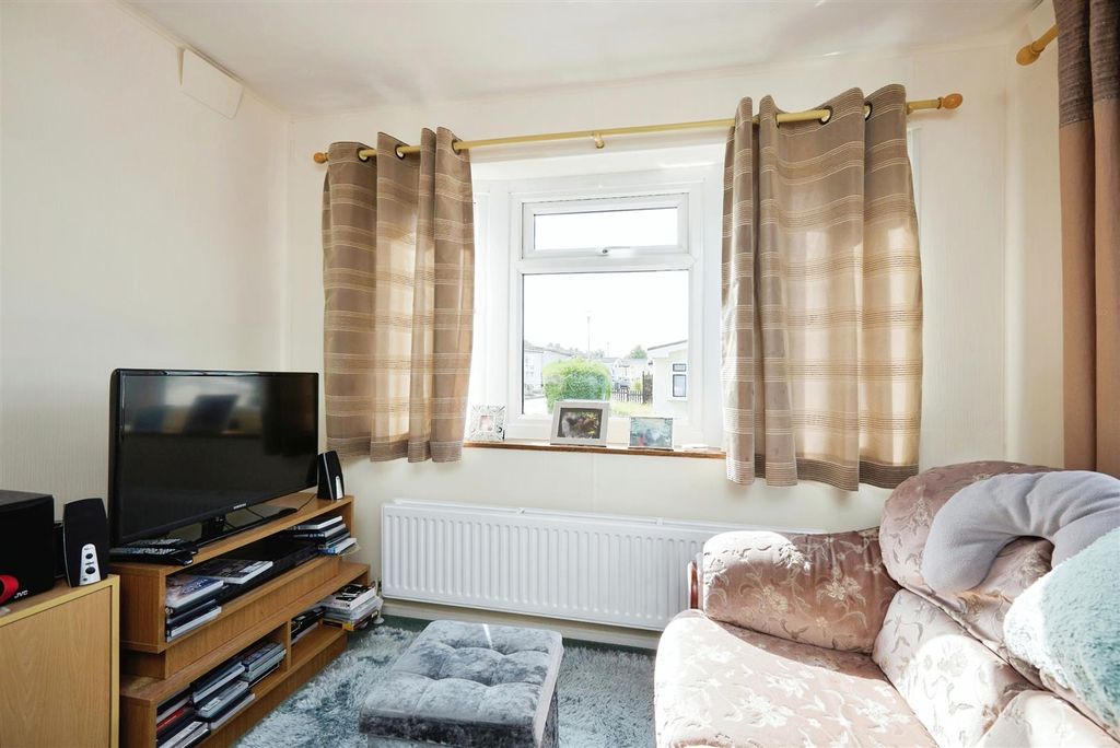 Additional image 9 of 1 bed mobile/park home for saleHolders Road, Amesbury, Salisbury SP4