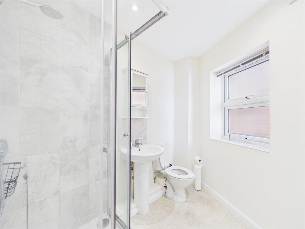 Additional image 8 of 2 bed flat for sale27A Park Lane, Chippenham SN15