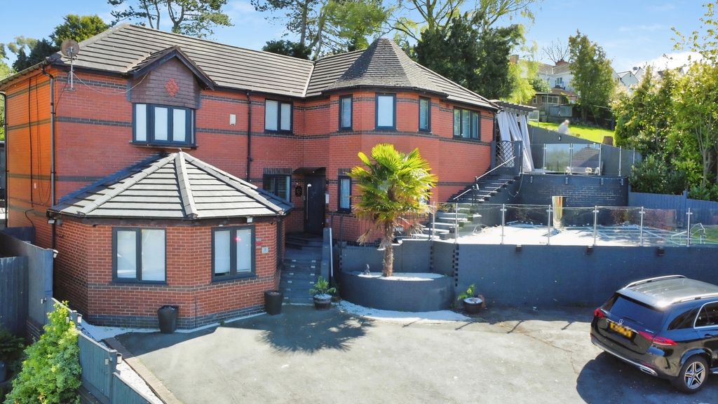 6 bed detached house for saleIvatt Close, Thurnby, Leicester, Leicestershire LE7