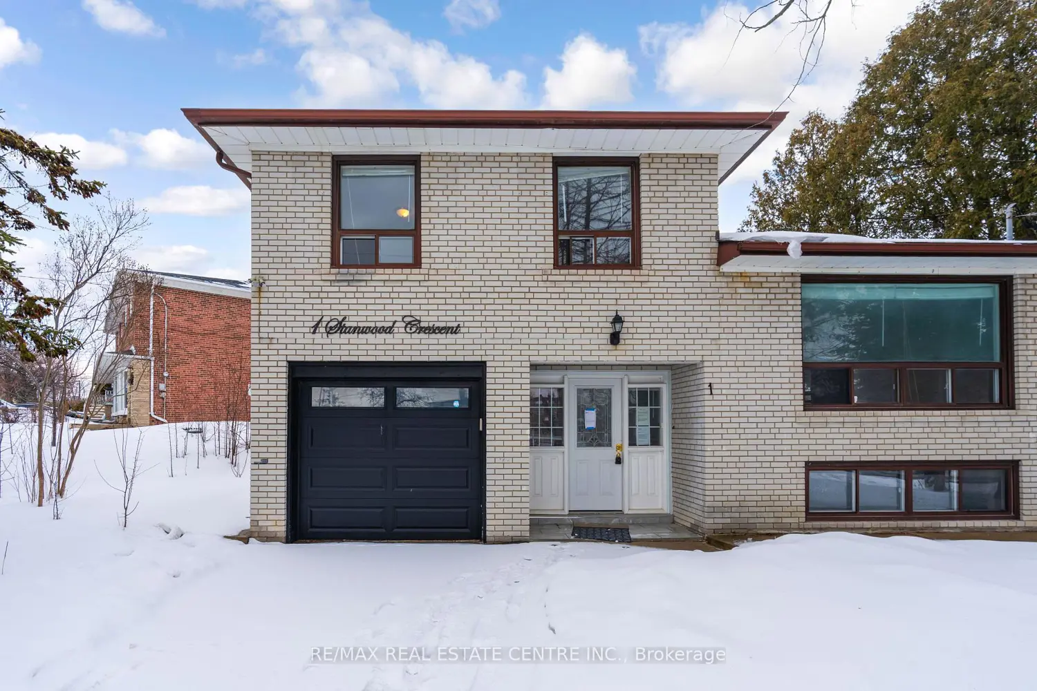 1 Stanwood Crescent