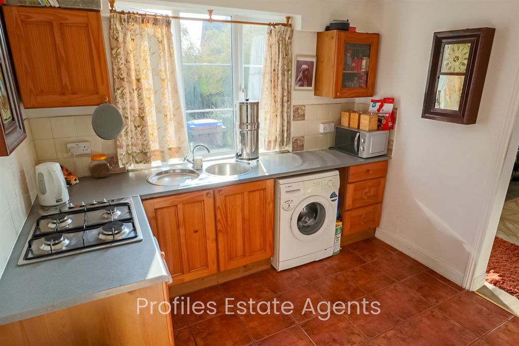 2 bed terraced house for saleBlacksmiths Yard, Stoke Golding CV13 photo 5