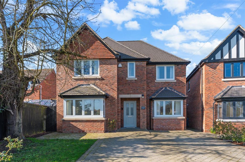 4 bed detached house for saleDumore Hay Lane, Fradley WS13