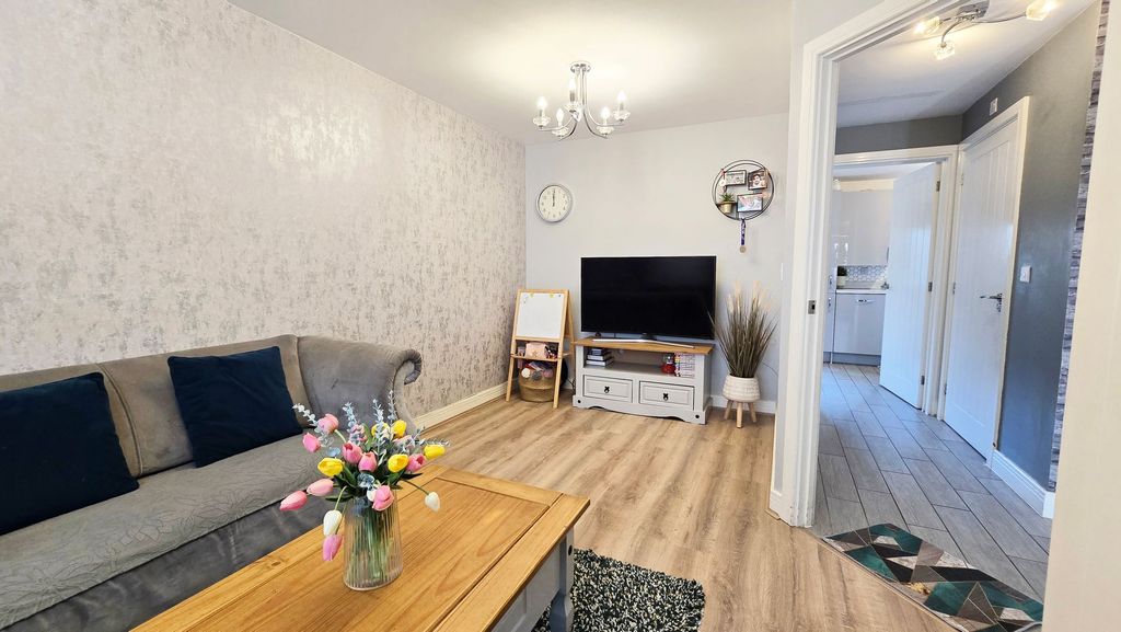 Additional image 6 of 3 bed semi-detached house for saleRaywell Road, Hamilton LE5