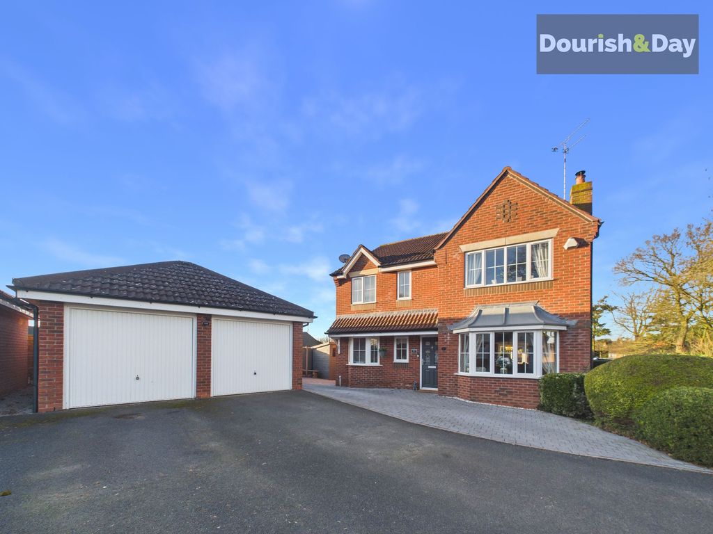 4 bed detached house for saleChestnut Drive, Moss Pit, Stafford ST17