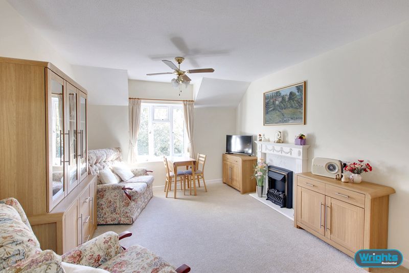 1 bed flat for salePolebarn Road, Trowbridge BA14 photo 3