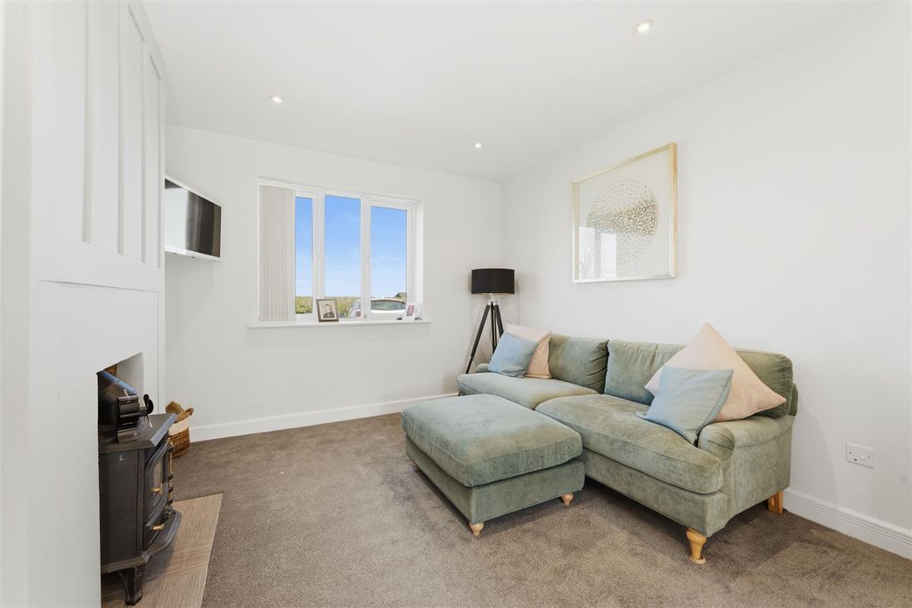 Additional image 17 of 3 bed semi-detached house for sale- Northampton Road, Welford NN6